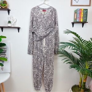 n:Philanthropy Kelley Sweatshirt and Jogger set in Charcoal Leopard